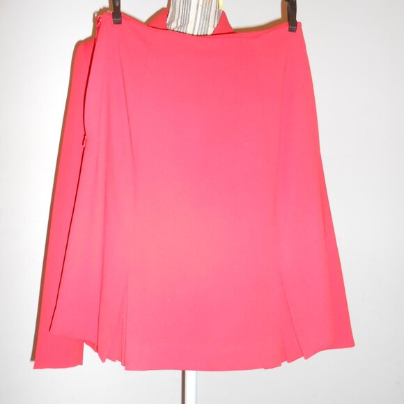 Women's Size 6 Petite Red Power Suit - Petite Sophisticate - Picture 2 of 5